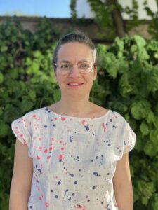 Anke Seelig Portrait von Anke Seelig - Die Nähtante